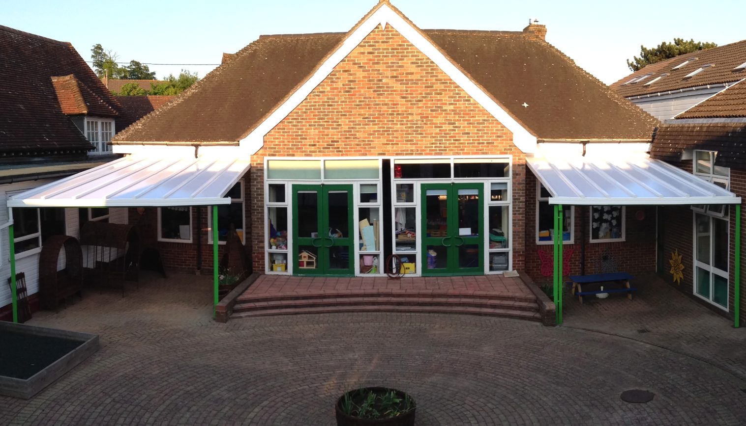 Fair Oak Infant School – Two Wall Mounted Canopies