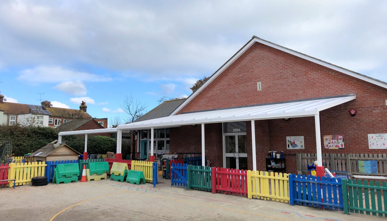 Frinton on Sea Primary School – Wall Mounted Canopies