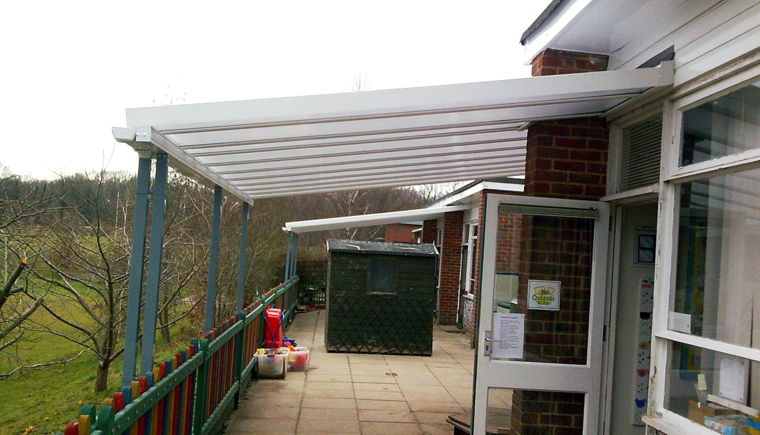 Harlands Primary School – Wall Mounted Canopies