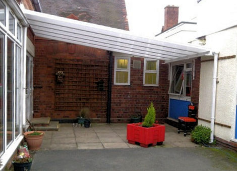 Highfields Primary School – Wall Mounted Canopy