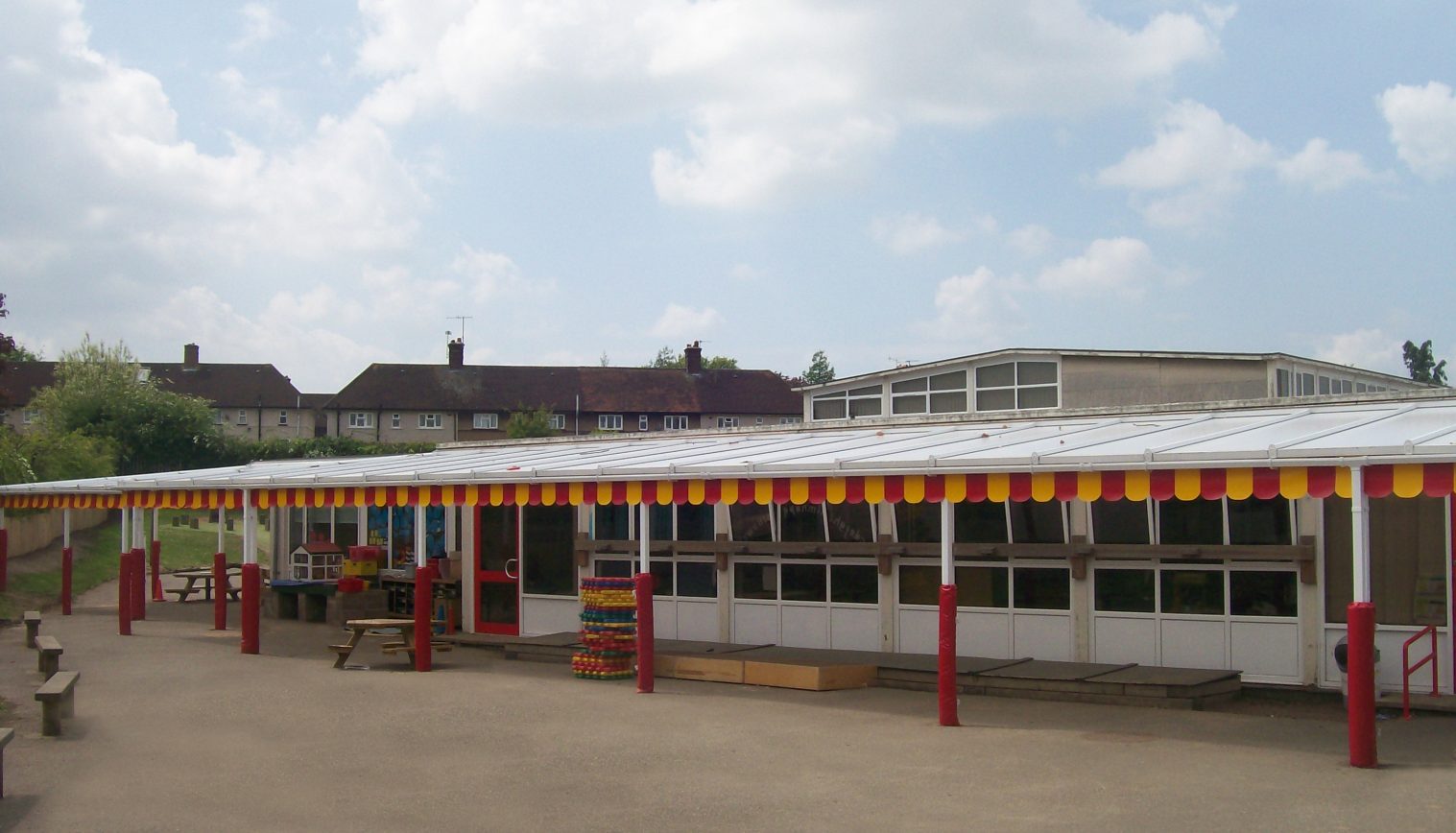 Icknield Infant & Nursery School – Wall Mounted Canopy