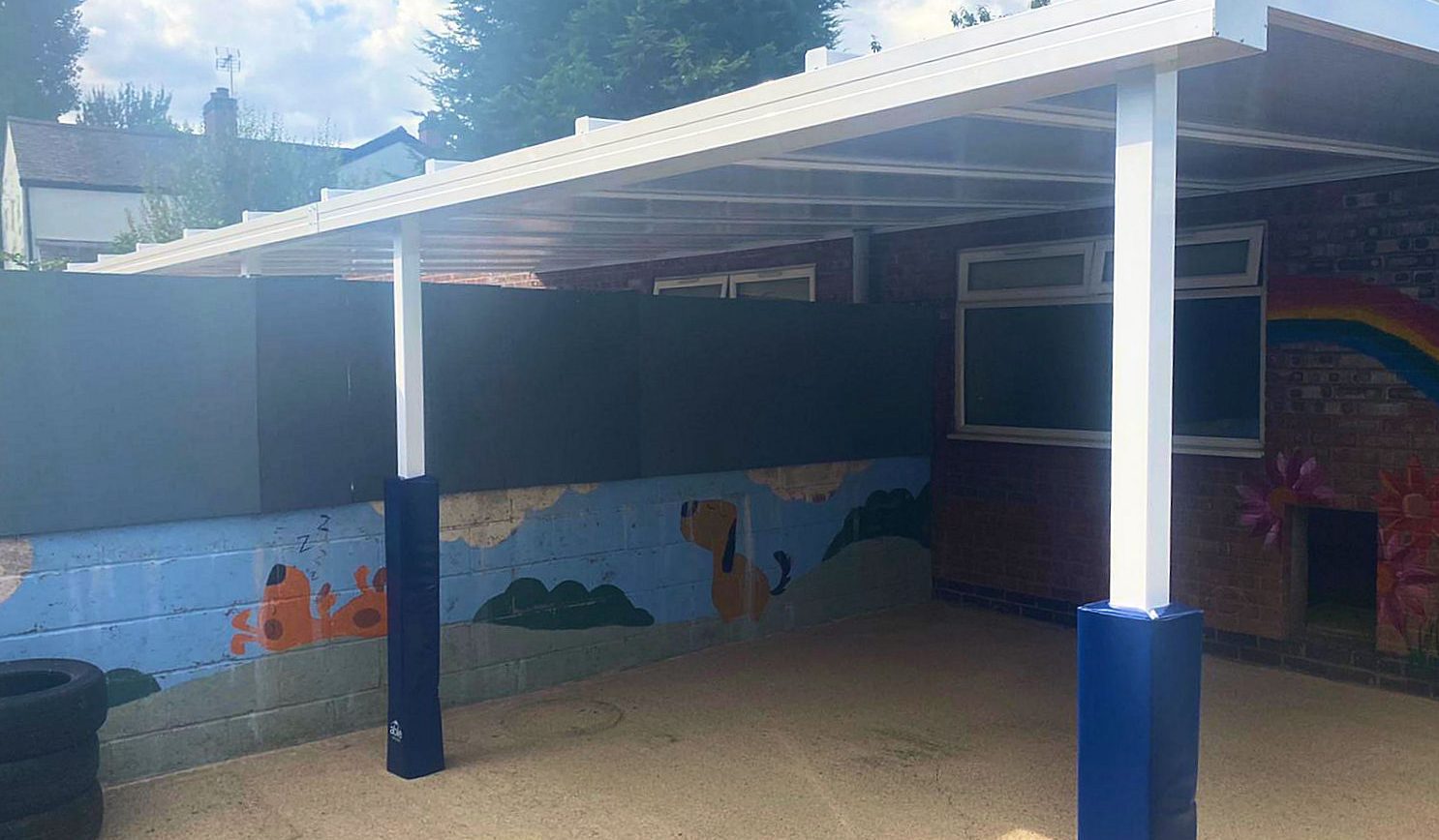 Leicester Animal Aid Association – Wall Mounted Canopy