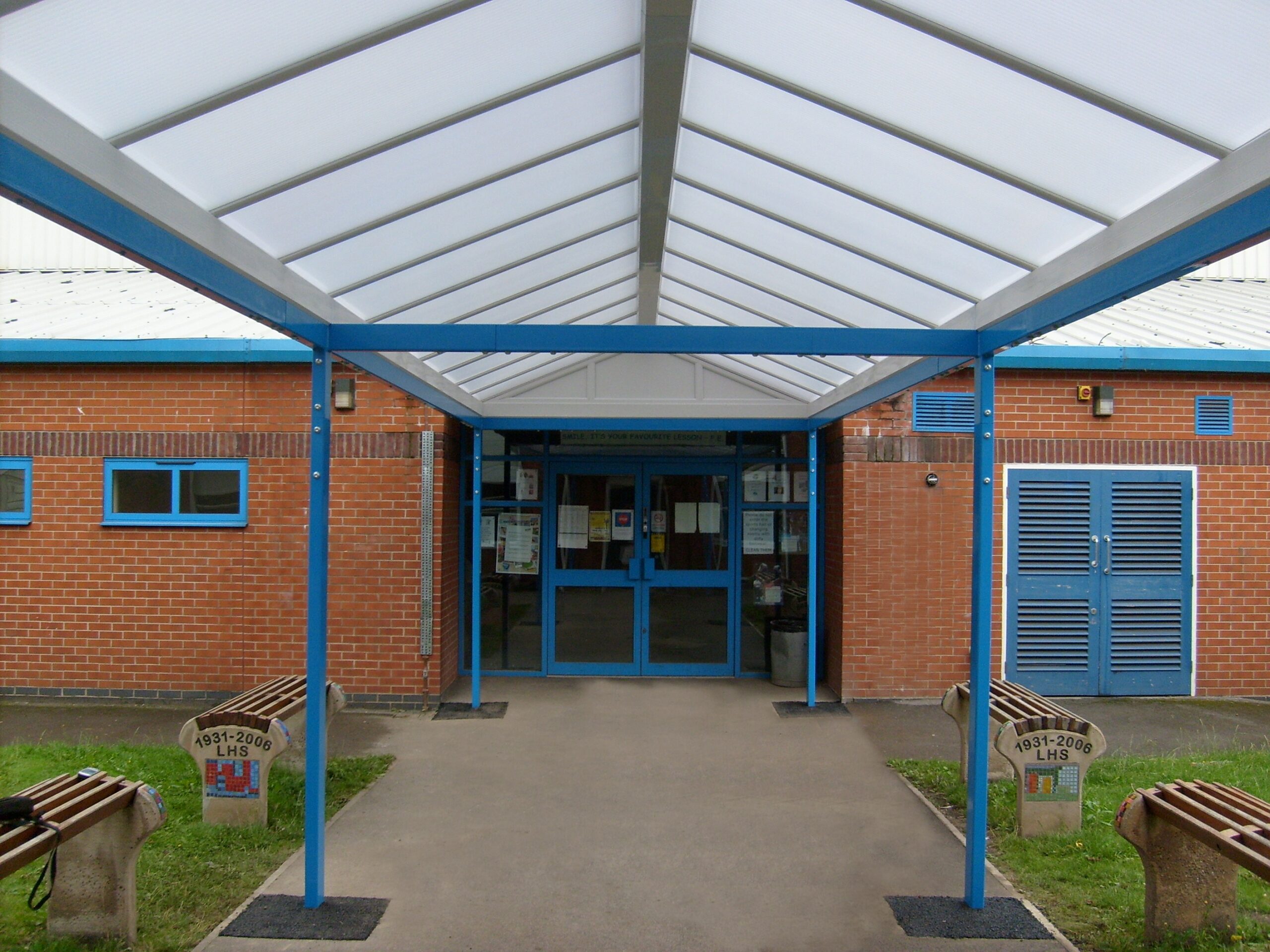 Limehurst High School, Loughborough Free Standing Walkway Canopy