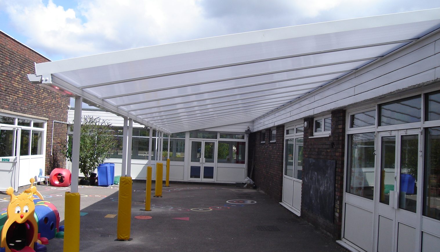 Loudwater Combined School – Wall mounted canopy – Second Install