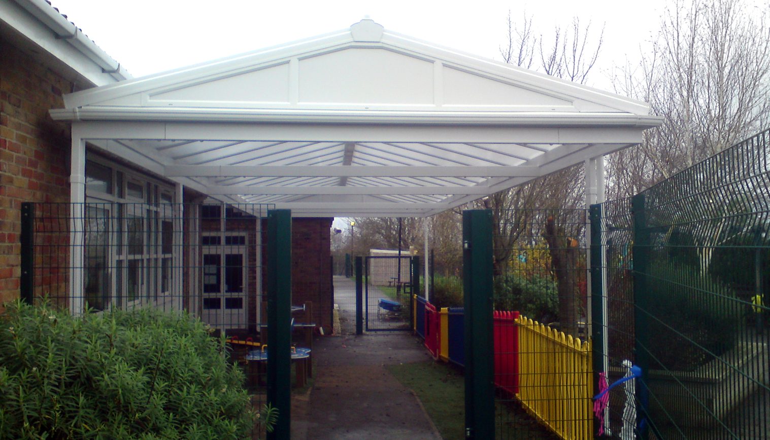 Milestone School – Free standing and wall mounted canopy