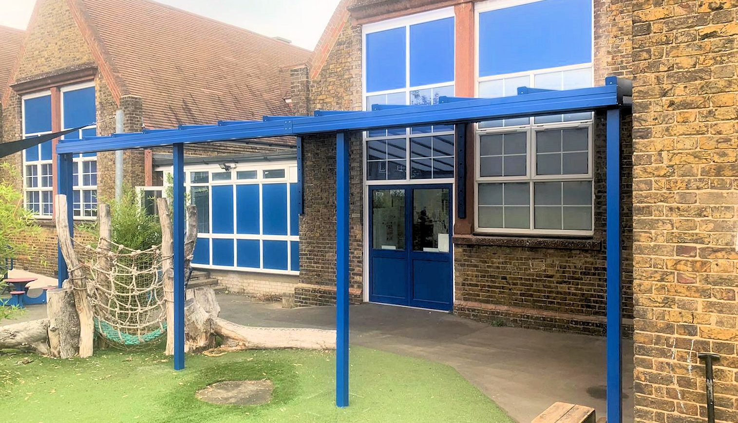 Milton Court Primary School – Wall Mounted Canopy
