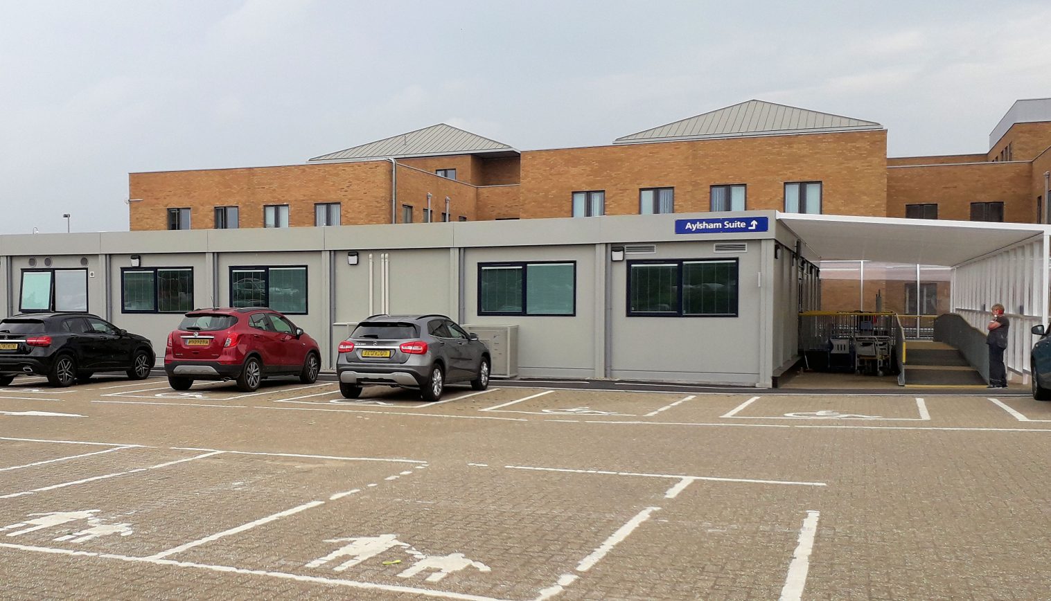 Norfolk & Norwich University Hospital – Wall Mounted Canopy