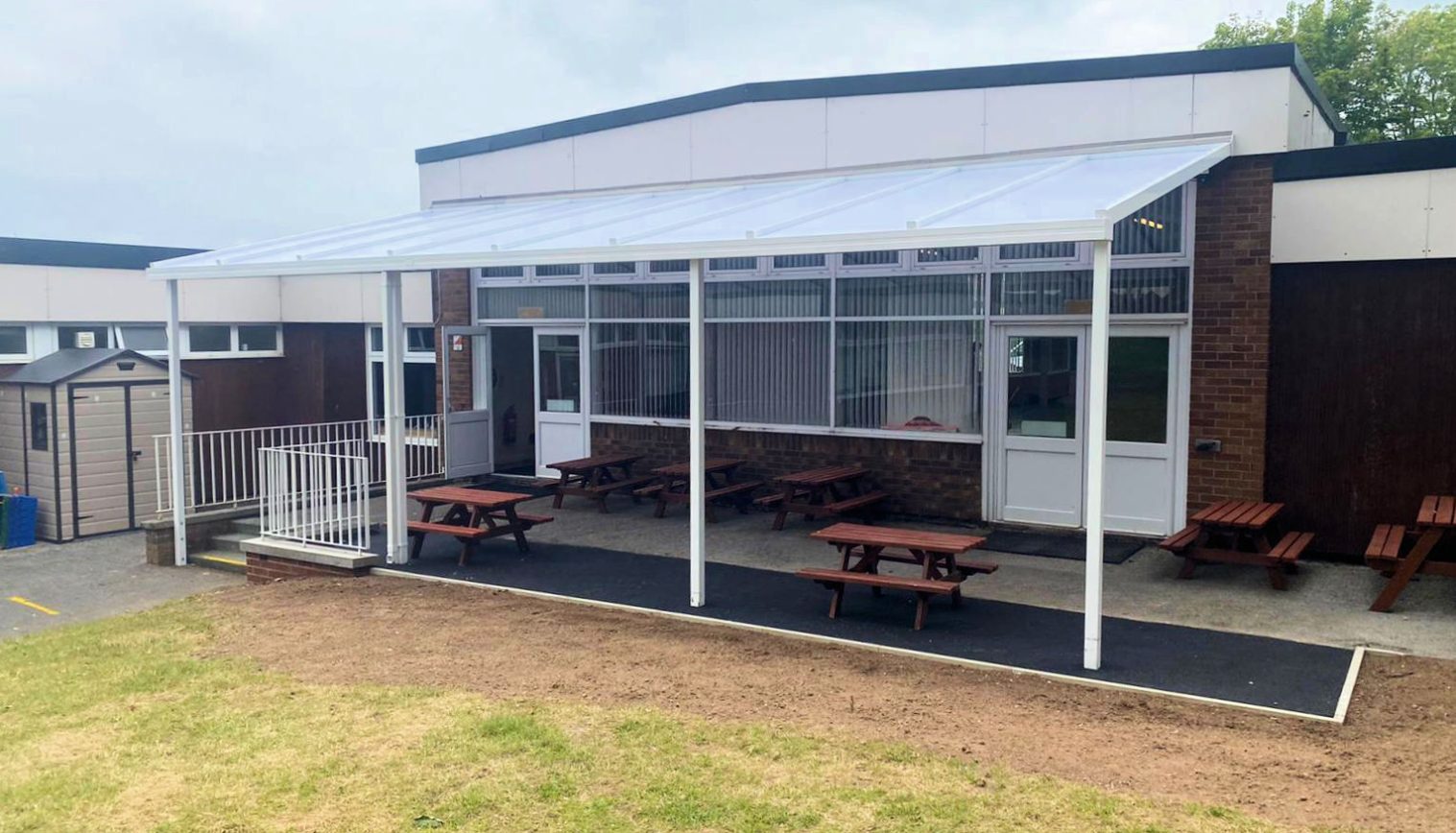 Parkgate Primary School – Wall Mounted Canopy