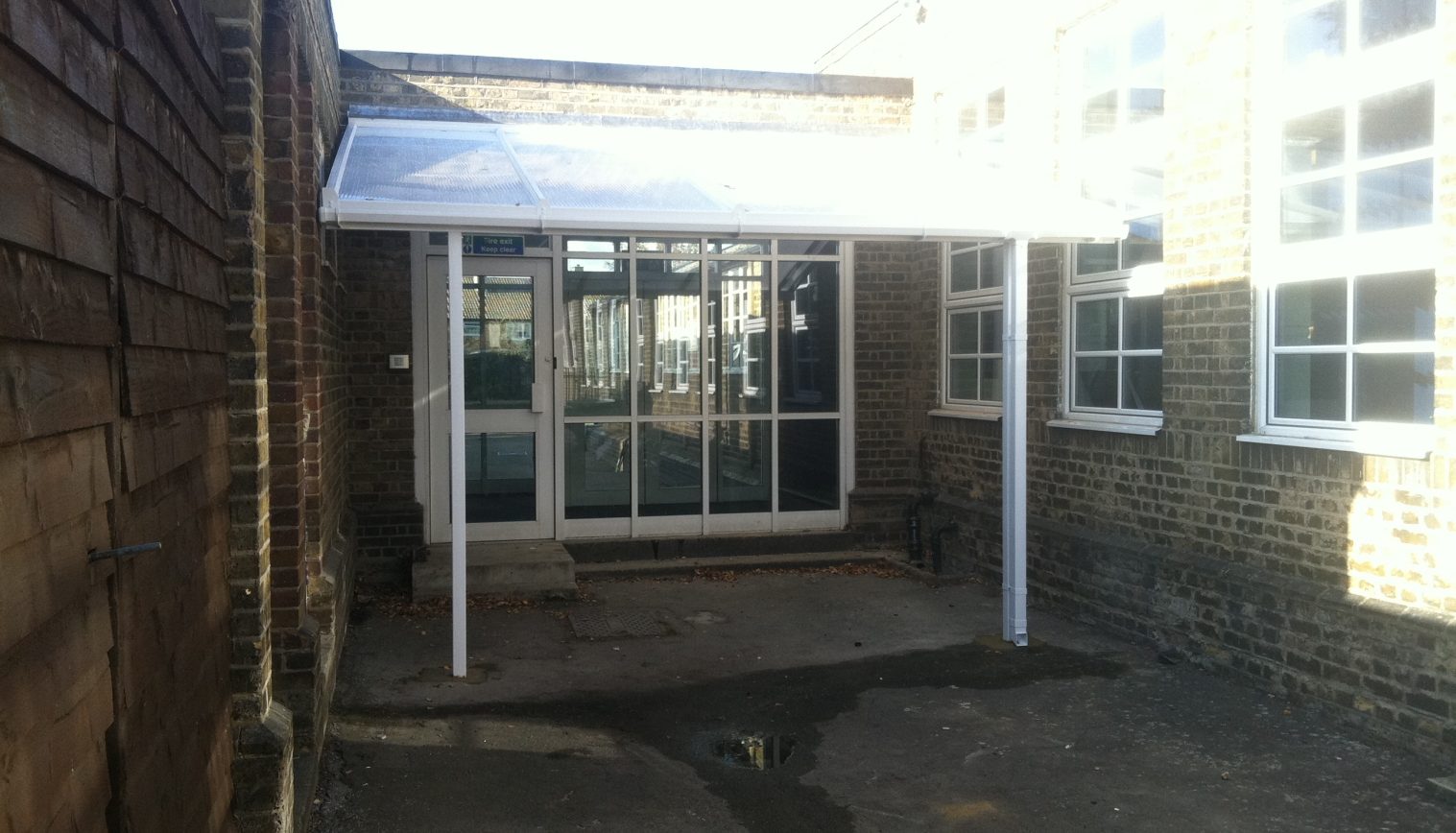 Whybridge Junior School – Wall Mounted Canopy