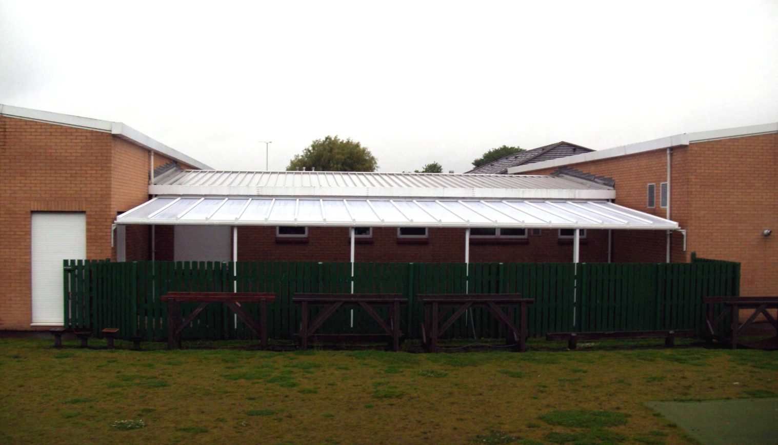 Princes Primary School – Wall Mounted Canopy