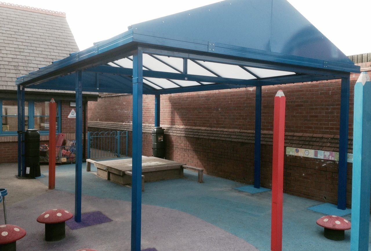 Rhosddu Primary School – Free Standing Canopy