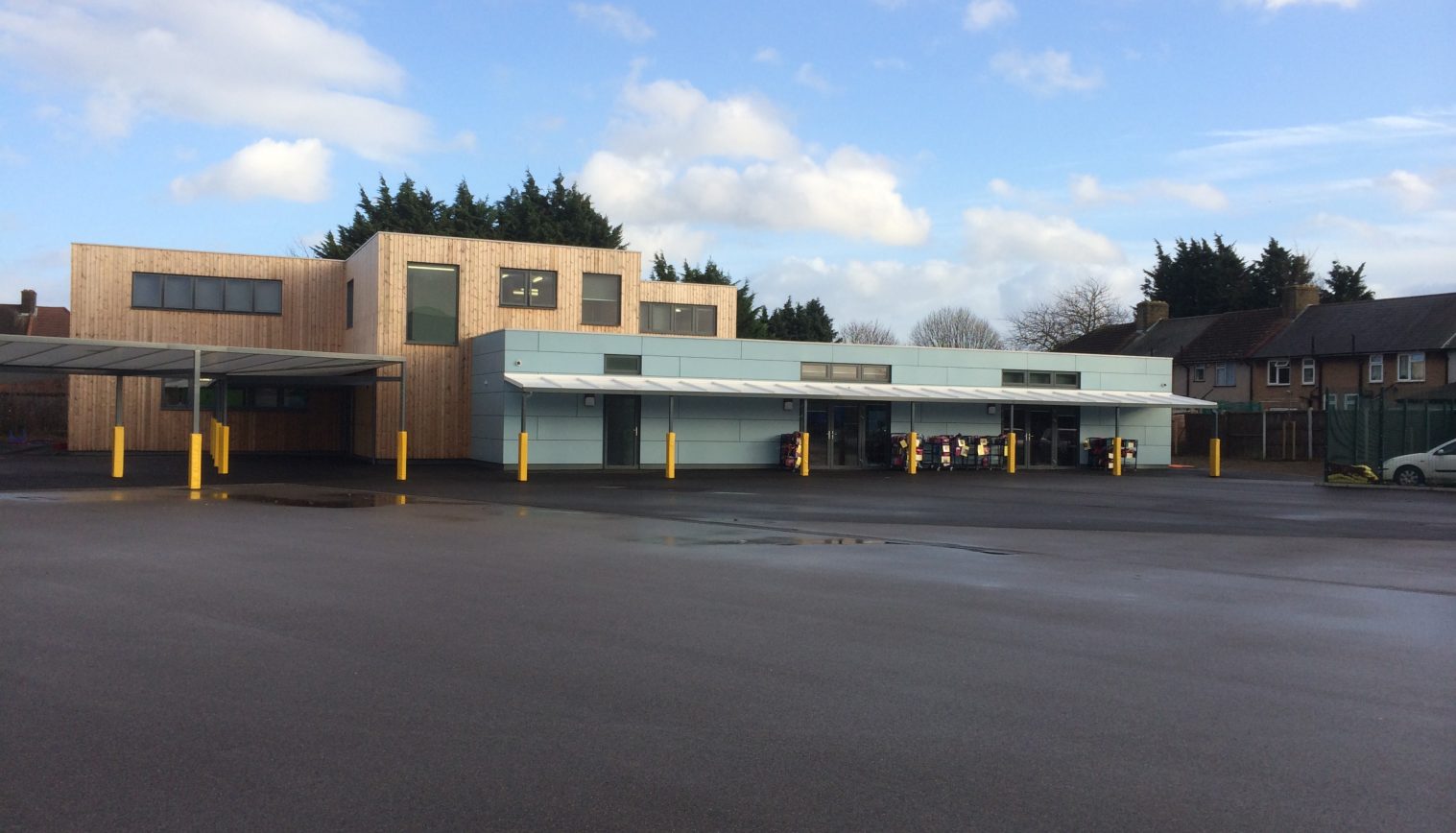 Roding Primary School – 3rd Wall Mounted Canopy