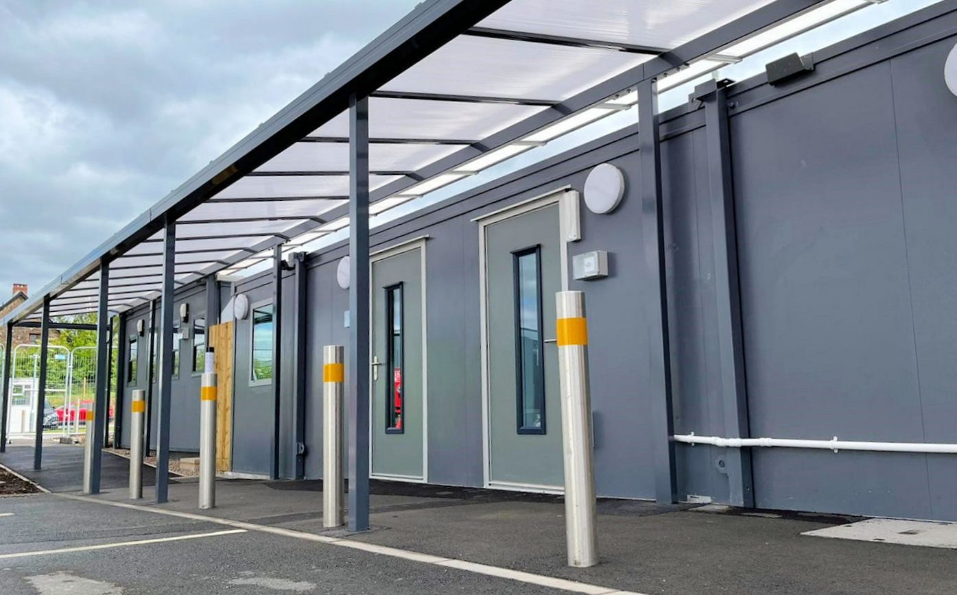 The Grange Hospital – Free Standing Canopy