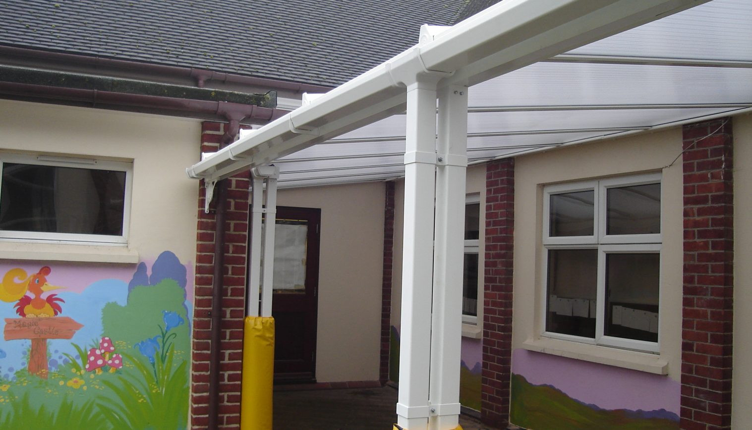 Townley Primary School – Wall Mounted Canopy