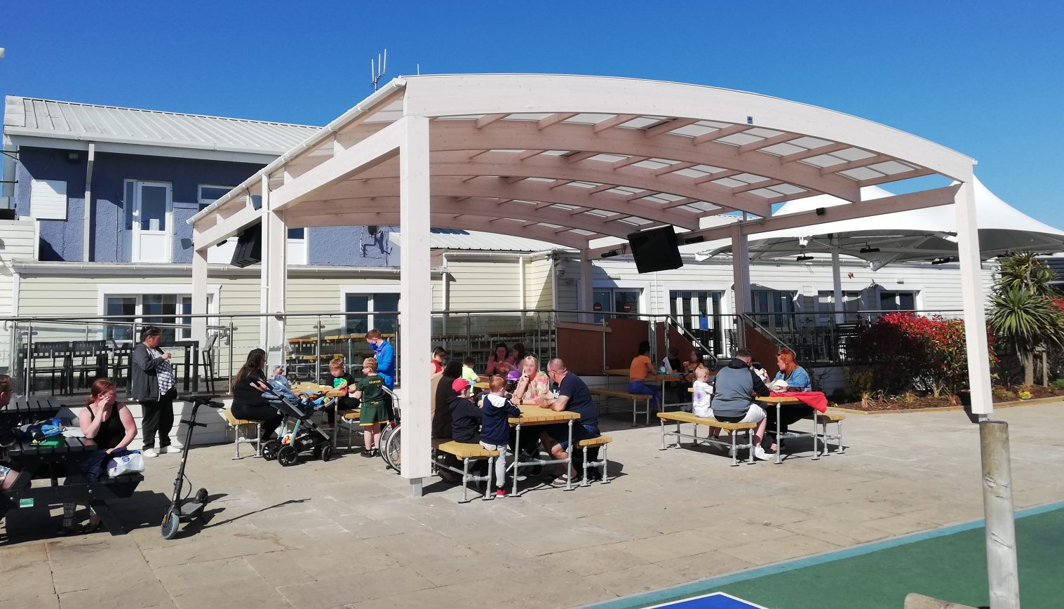 Trecco Bay Holiday Park – Timber Outside Dining Canopy
