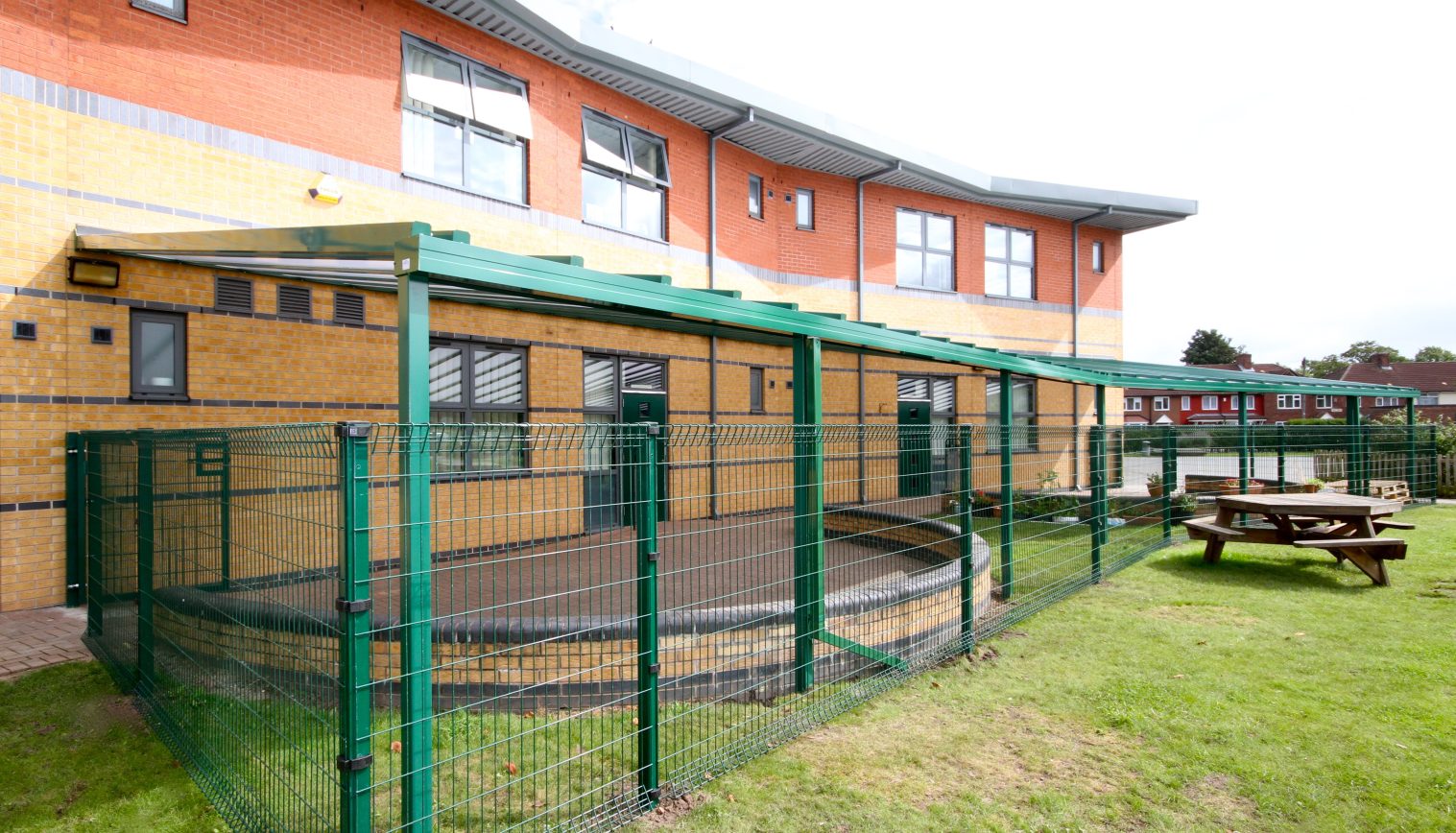 Wellesbourne Primary School – Wall Mounted Canopy