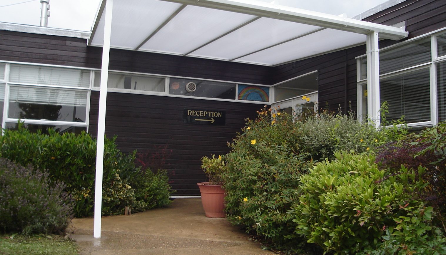 Wood End School – Wall Mounted Entrance Canopy