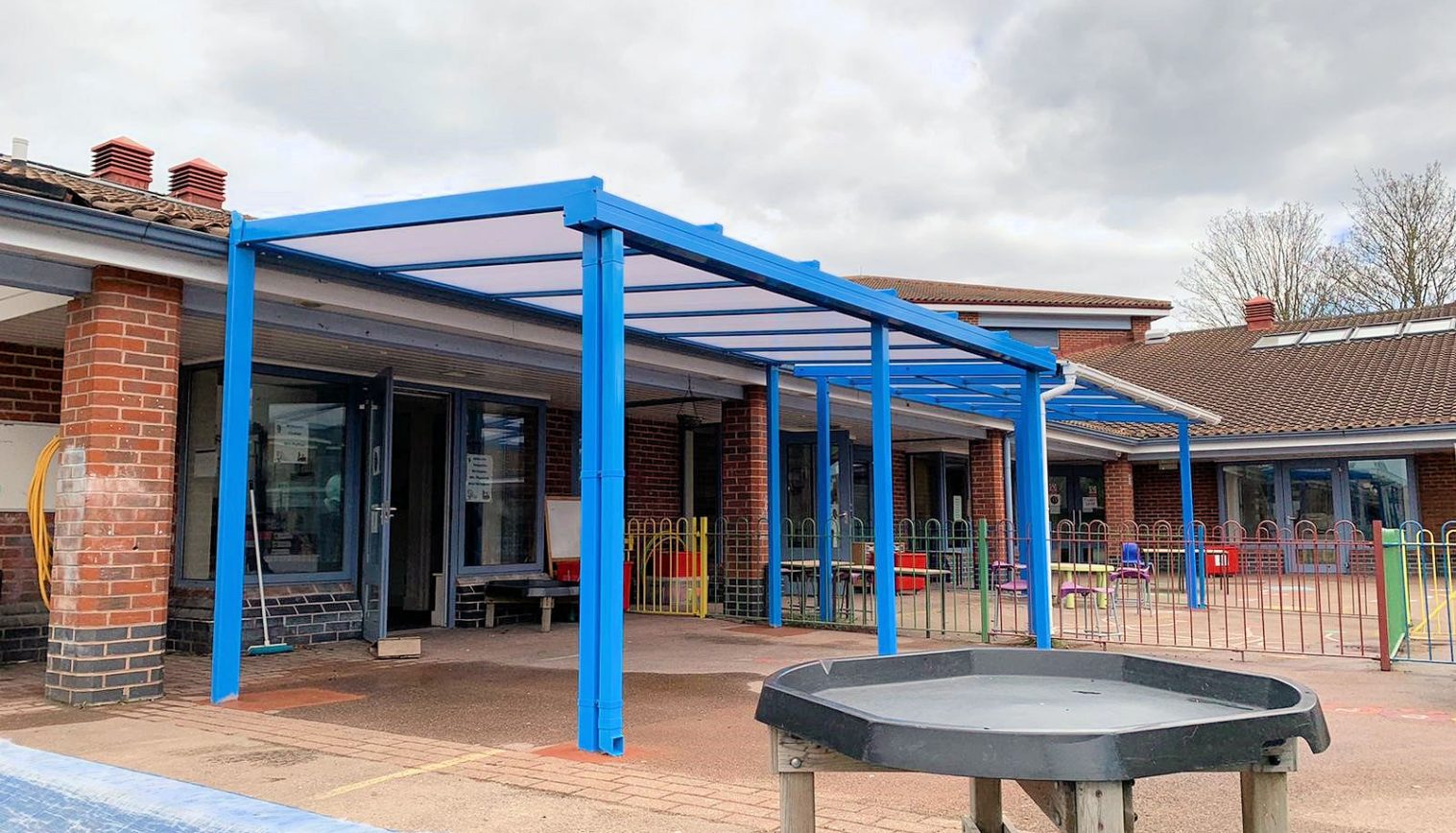 Worple Primary School – Wall Mounted Canopy
