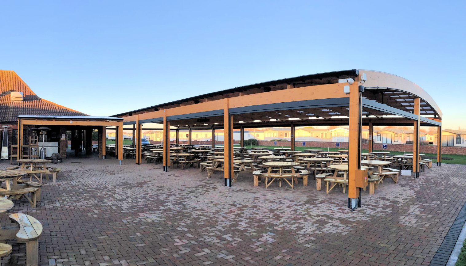 Outdoor Seating and Dining