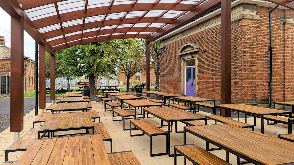 Tarnhow Curved Freestanding Timber Canopy