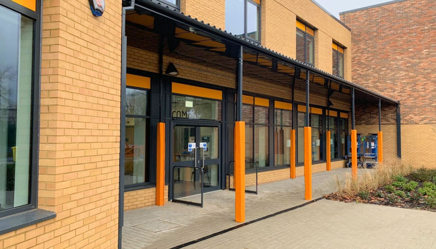 Designing Flexible Outdoor Spaces with Freestanding Canopies